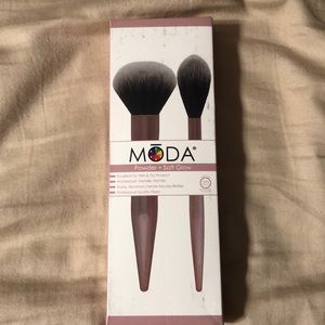 Makeup brushes